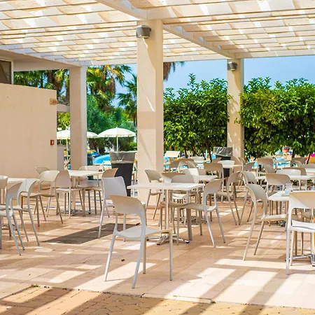 里瓦滨海度假村 - Cds酒店 4*